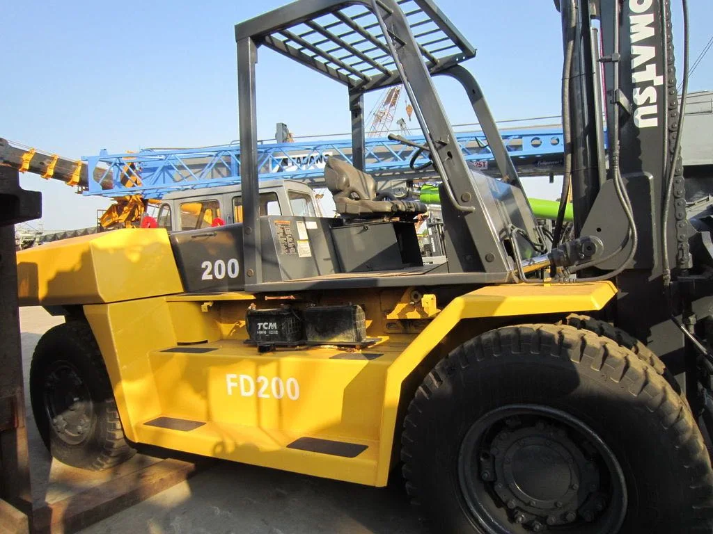 استخدمت اليابان Komatsu Forklift 20 طن 25 طن 10 طن ديزل بسعر منخفض للبيع