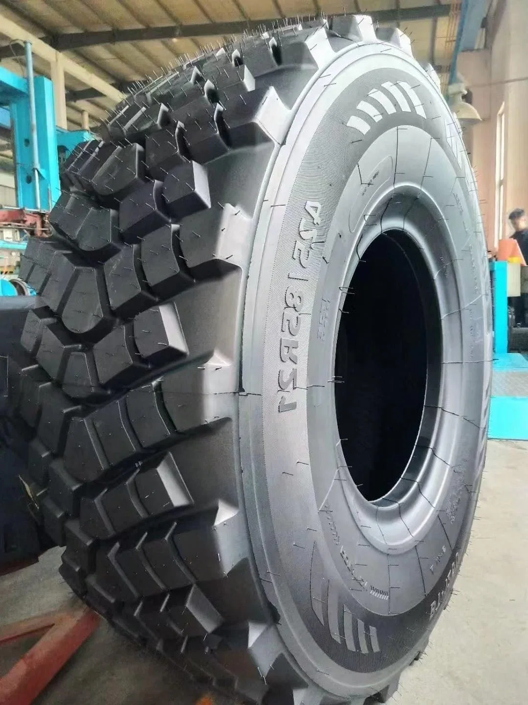 11.00-20 12.00-20 13.00-20 14.00-20 15.00-20 15.00-21 16.00-24 OTR E-2 Ttf (Tyre+Tube+Flap) All-Terrian Mpt Grader Speciality Use Tire