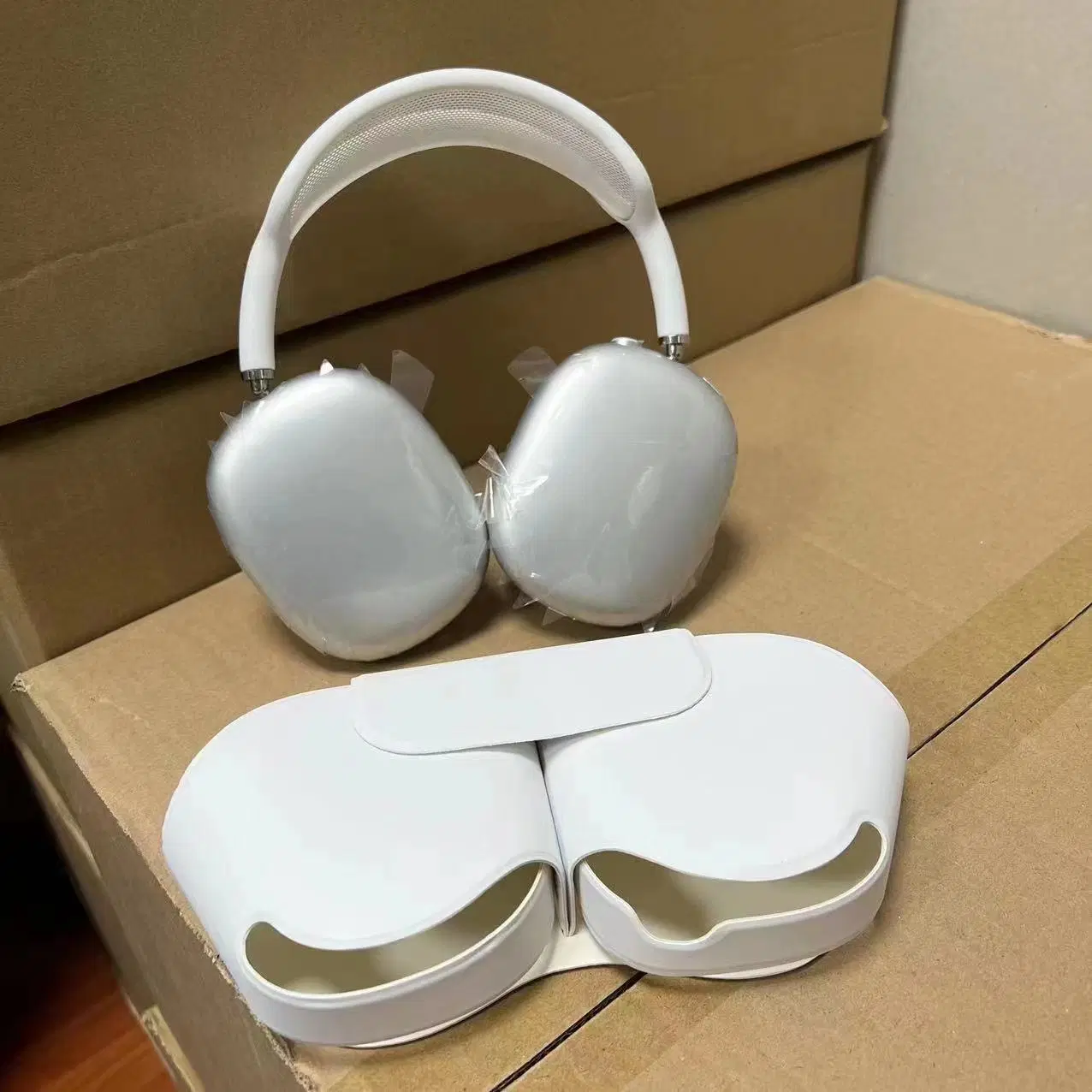 Top Quality Wireless Bluetooth Earphones Air Pods''ss Max Noise Reduction Renamed as Headphones