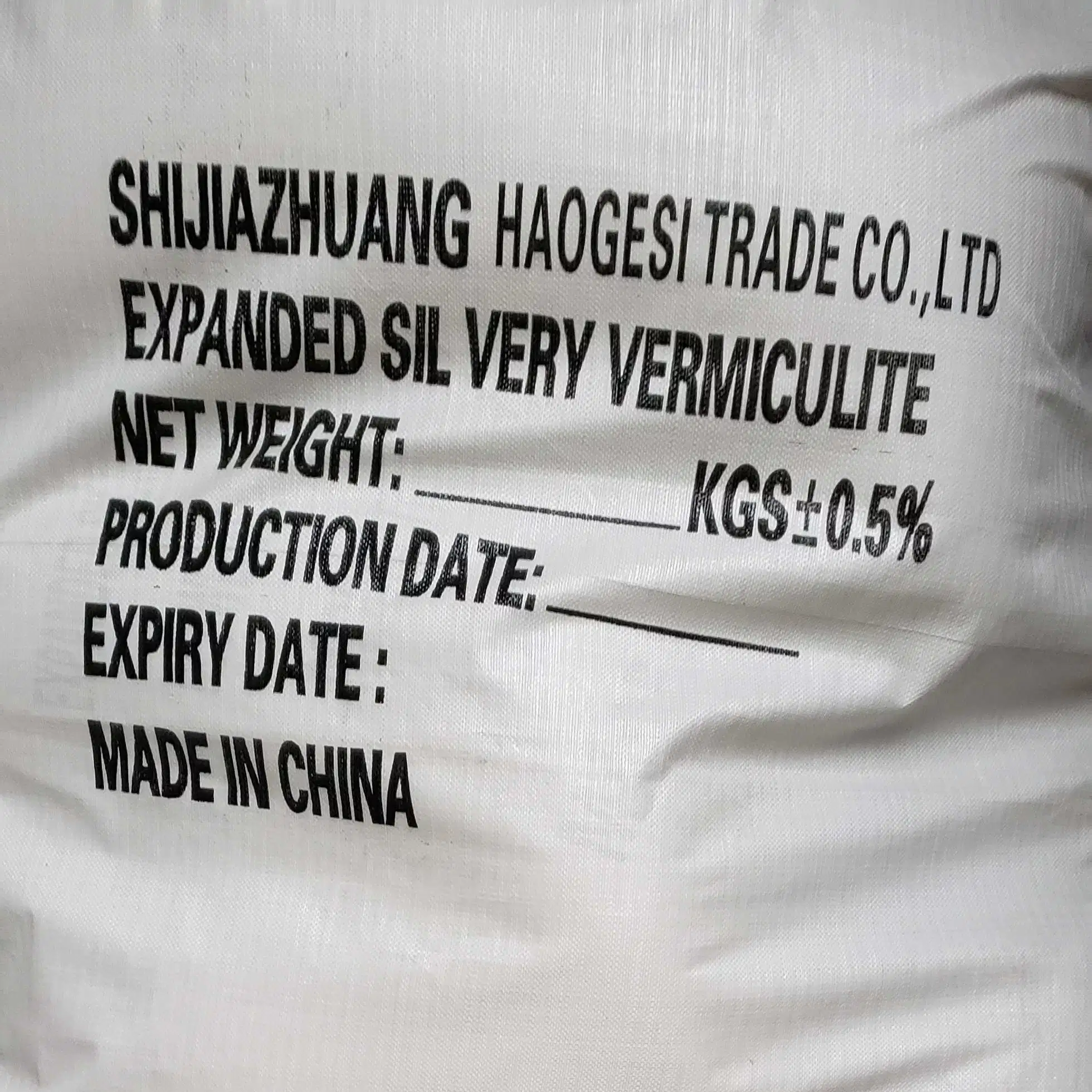 Factory Supply Xinlong Silvery Crude Vermiculite Expanded Vermiculite 0.3-1mm, 1-2mm, 2-4mm, 4-8mm