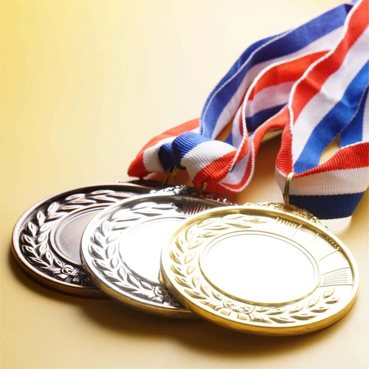 На заводе для изготовителей оборудования индивидуального медаль ремесел сувенирный магазин подарков медаль сувенирные металлические медали сувенирные спортивные медали сувенирные военных медаль производителя в Китае