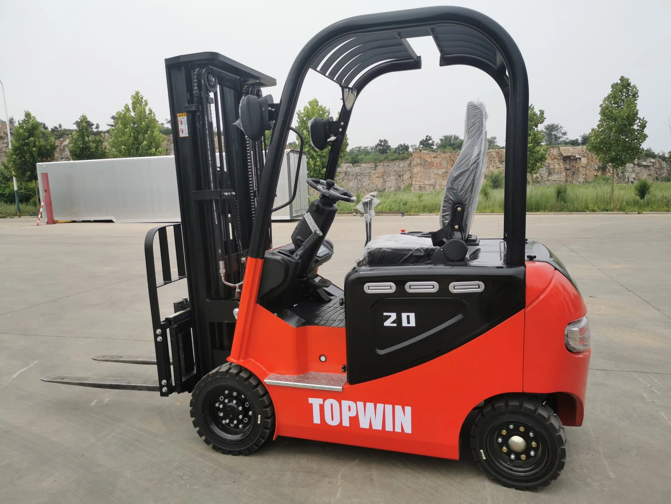 European Design Made in China Electric Forklift Truck