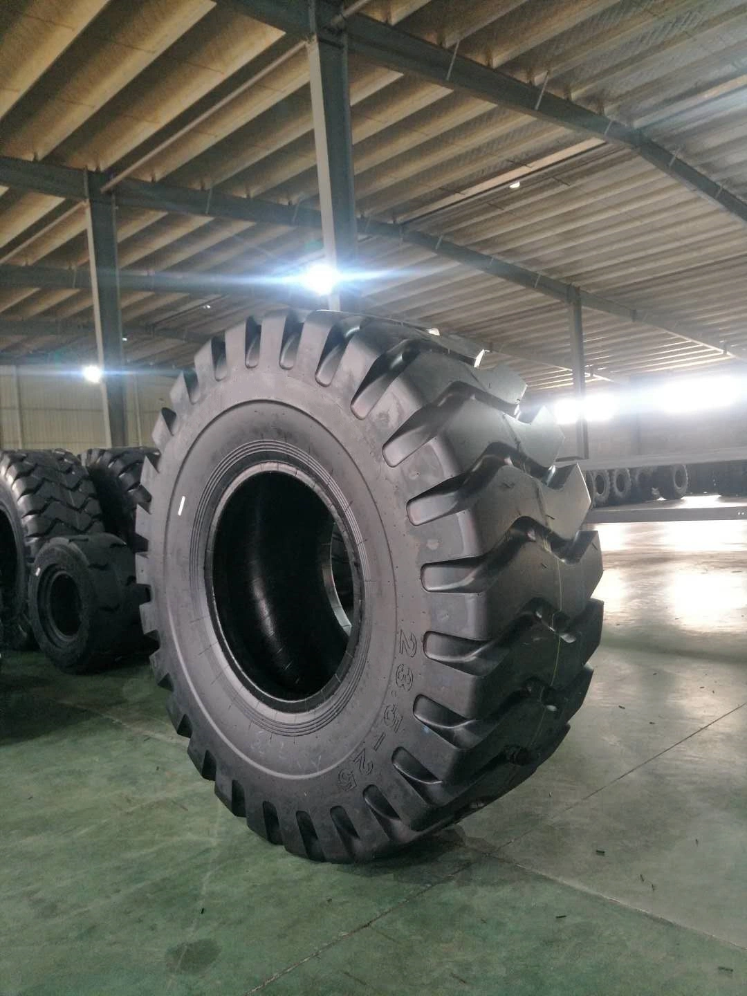 Earthmover/Wheel Loader/Mining Truck/Dozer/Grader Tires 26.5-25 with E3 L3 E4 L4 for off Road Tyre Loader Used