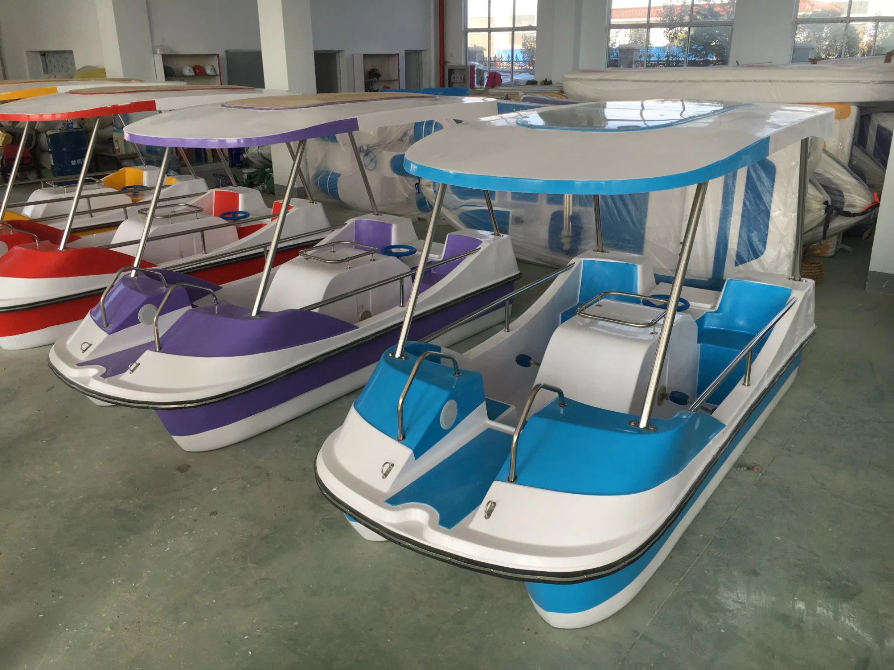 4 Seats Water Park Fiberglass Foot Power Adult Pedal Boat