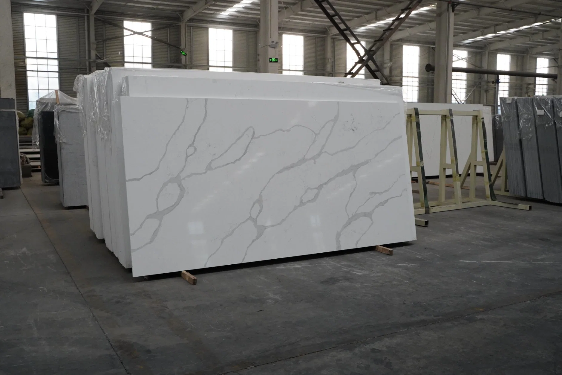 Wholesale/Supplier Prefab Solid Artificial White Quartz for Kitchen, Counter Top, Vanity Tops