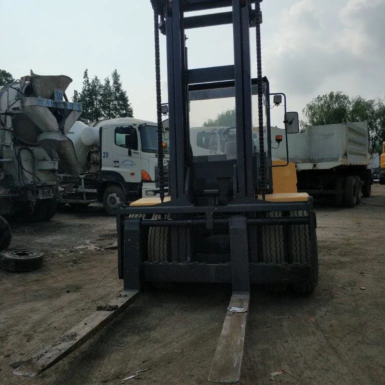 Used Komatsu Japan Used Forklift 15 Ton Diesel Fd30 for Sale in Shanghai Yard for Sale