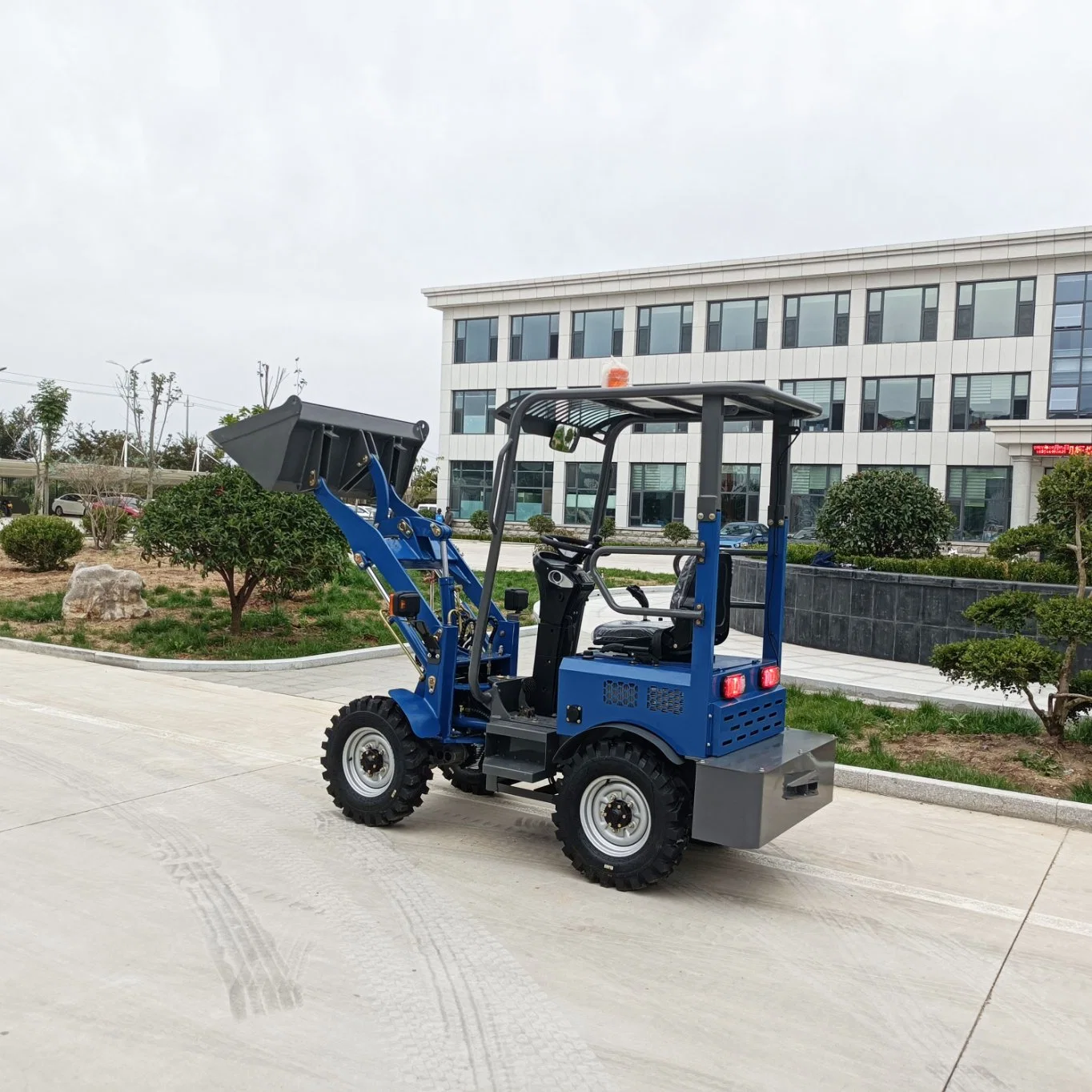 Electric Loaders with Long Battery Life