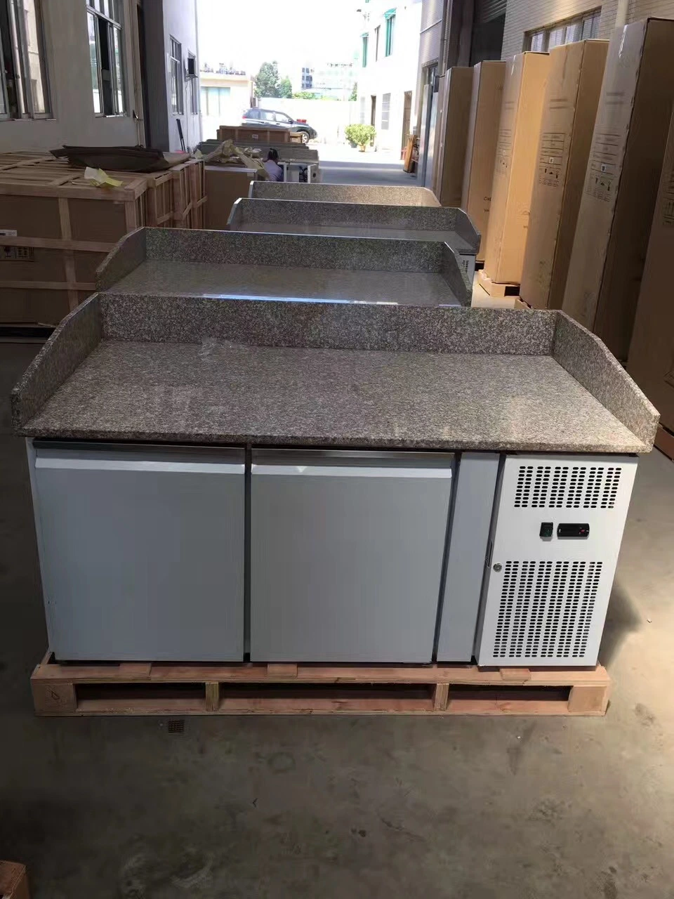 Commercial Kitchen Fan Cooling Refrigerator with Workbench