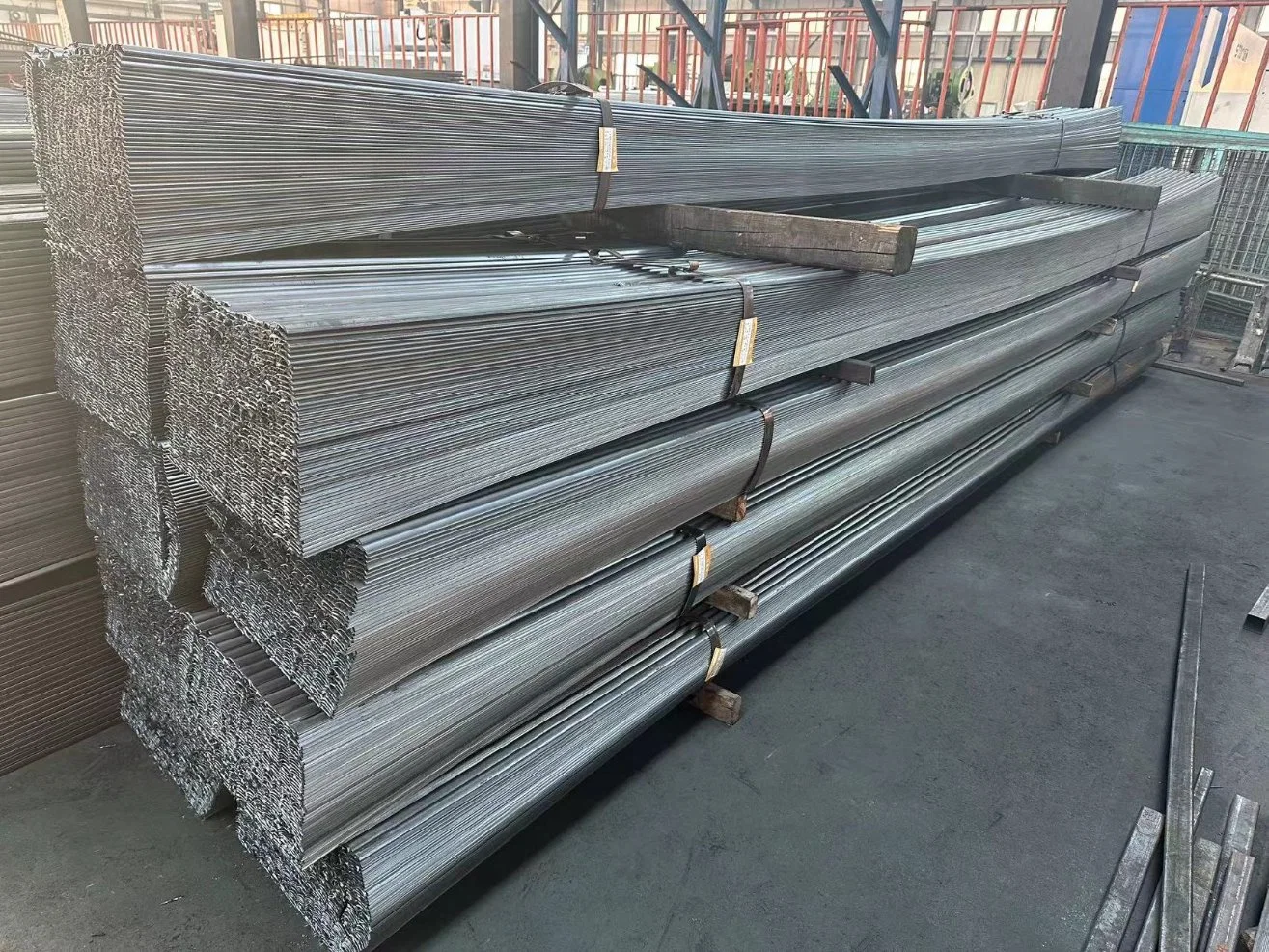 China Supplier Stainless Steel Profile Carbon Steel Angle Steel/Equilateral Angle Steel/Angle