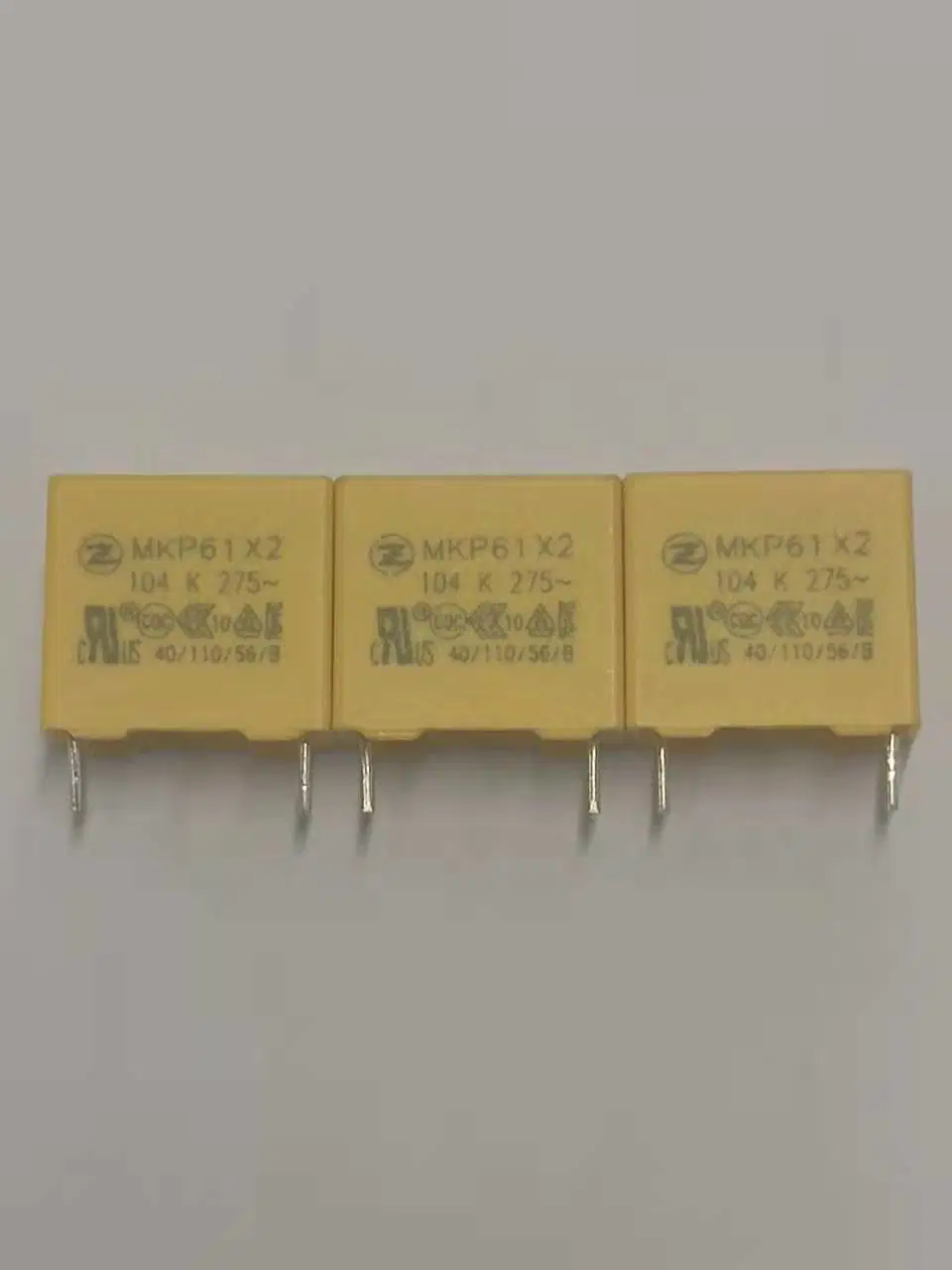 الإضاءة تداخل غشاء بوليبروبيلين مصنوع من مادة البولي بروبيلين 0.1UF 275VAC P10 Suppression Capacitor (الفئة X2) MKP61