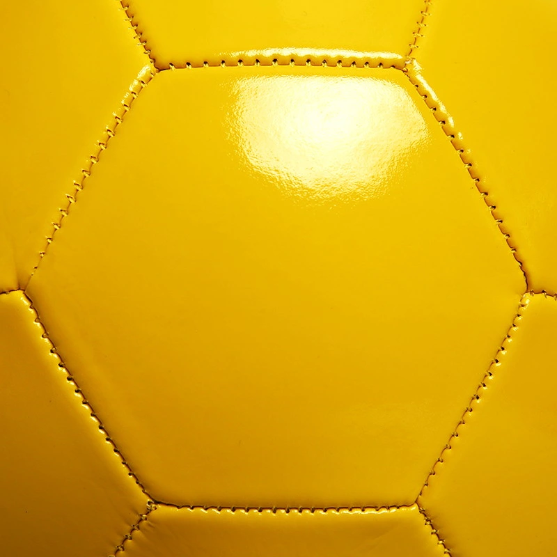 Pelota de fútbol promocional de PVC amarillo, económica.