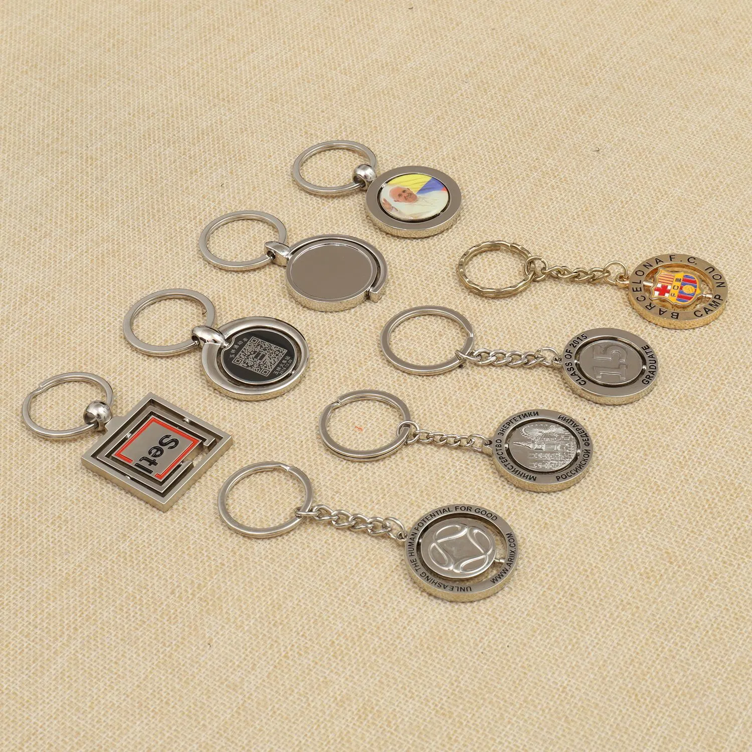 Customized Metal Soft Enamel Promotional Gifts Keychain Key Ring Keyring Key Chain with Spinning