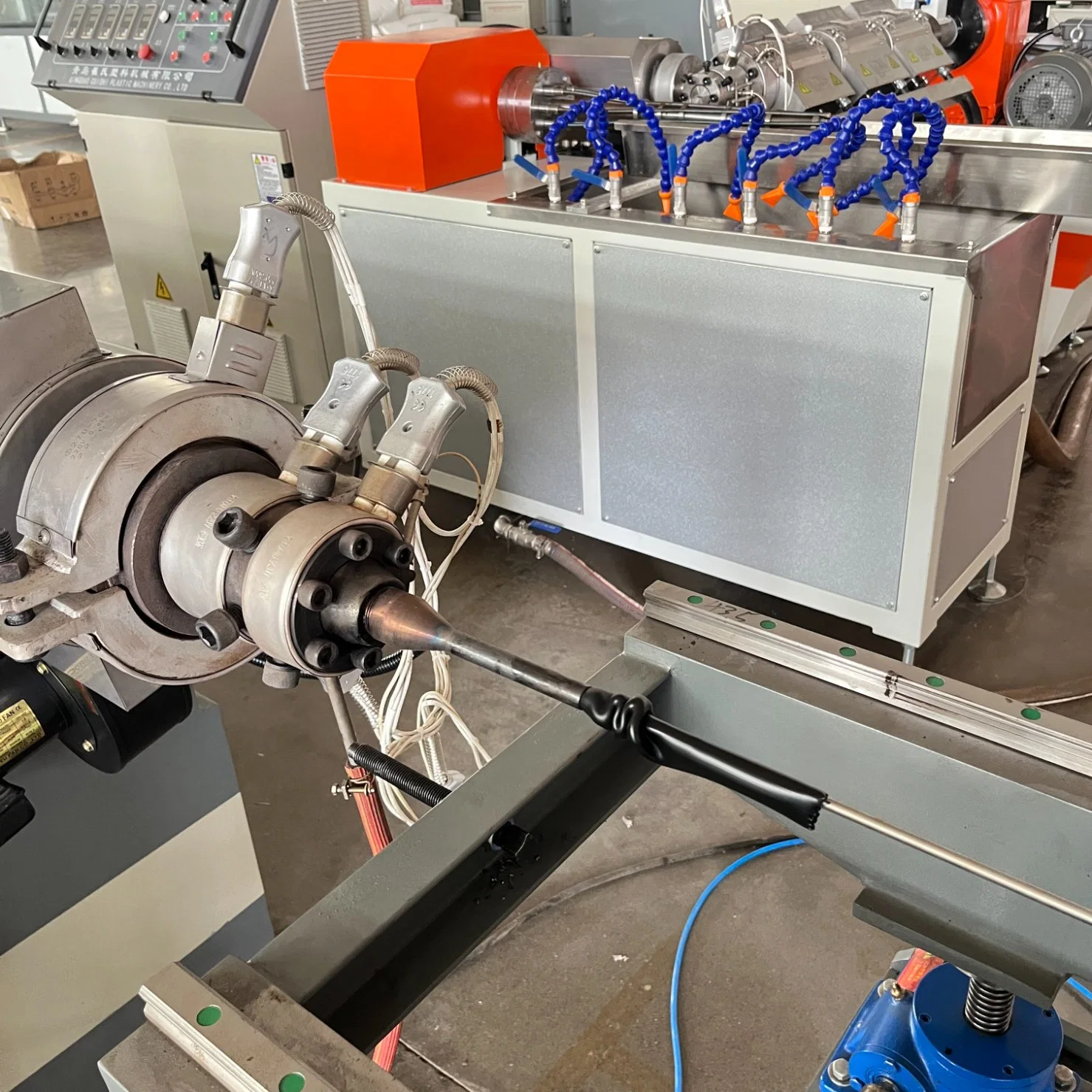 63 mm plastique machine de filetage électronique pour tuyaux Extrusion de tuyaux en PVC Machine