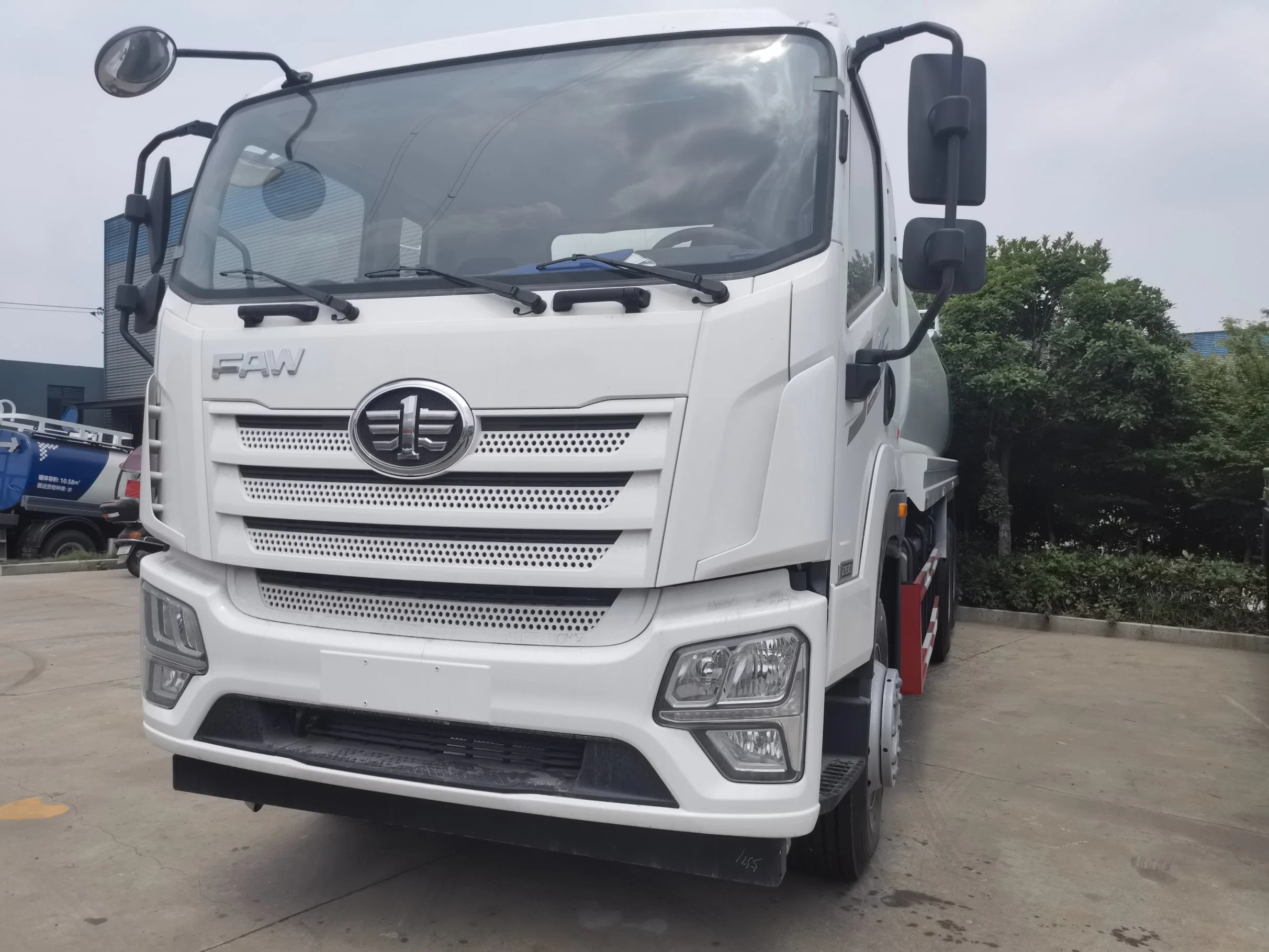 FAW 20cbm 6*4 camión de riego camión de agua por rociadores de carretera vehículo de saneamiento A la venta
