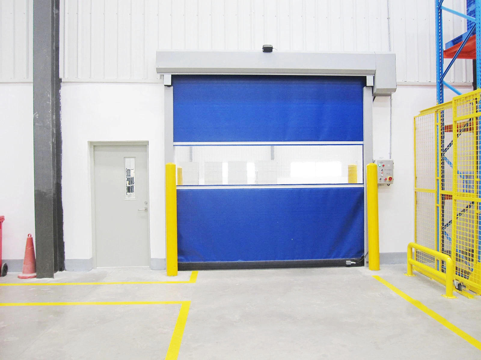 Automatic GMP PVC Fabric Zipper Type Rapid Rolling Shutter Door