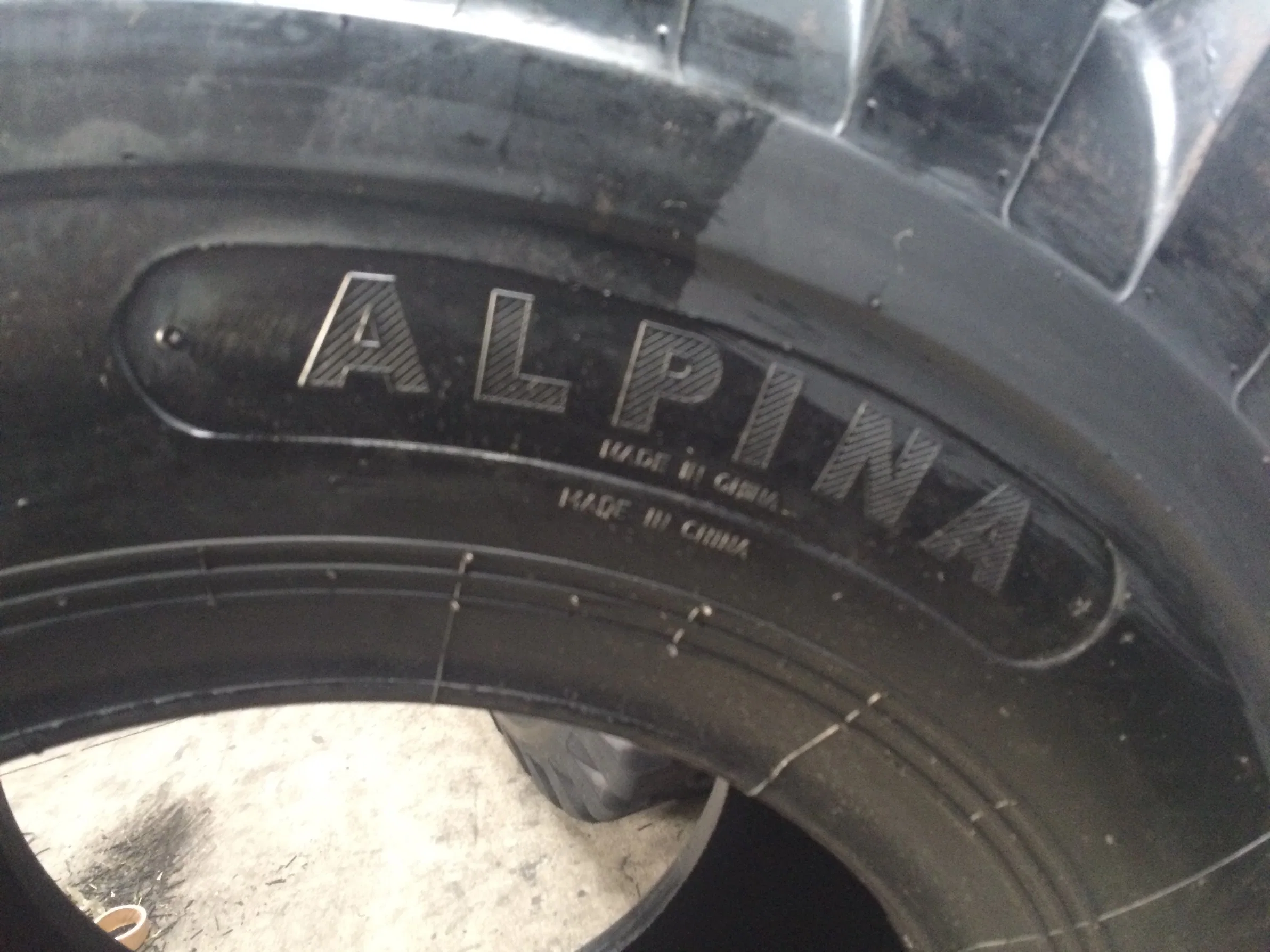 Alpina Brand OTR Tire 20.5-25