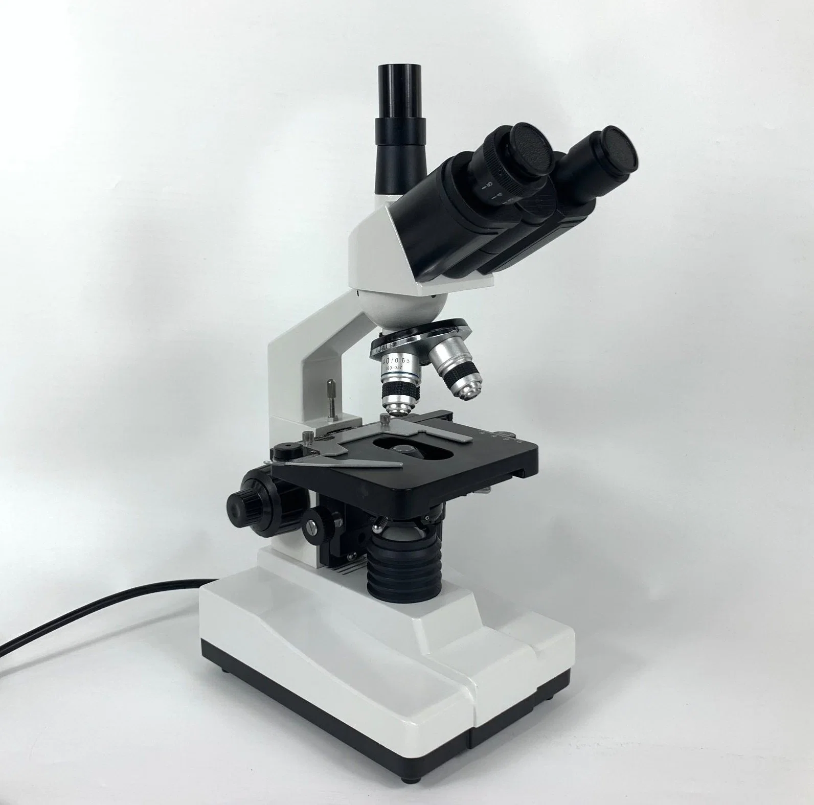 40X-1600X Trinocular Stereo Optical Biological Microscope of Chinese Manufacture Xsp-100sm