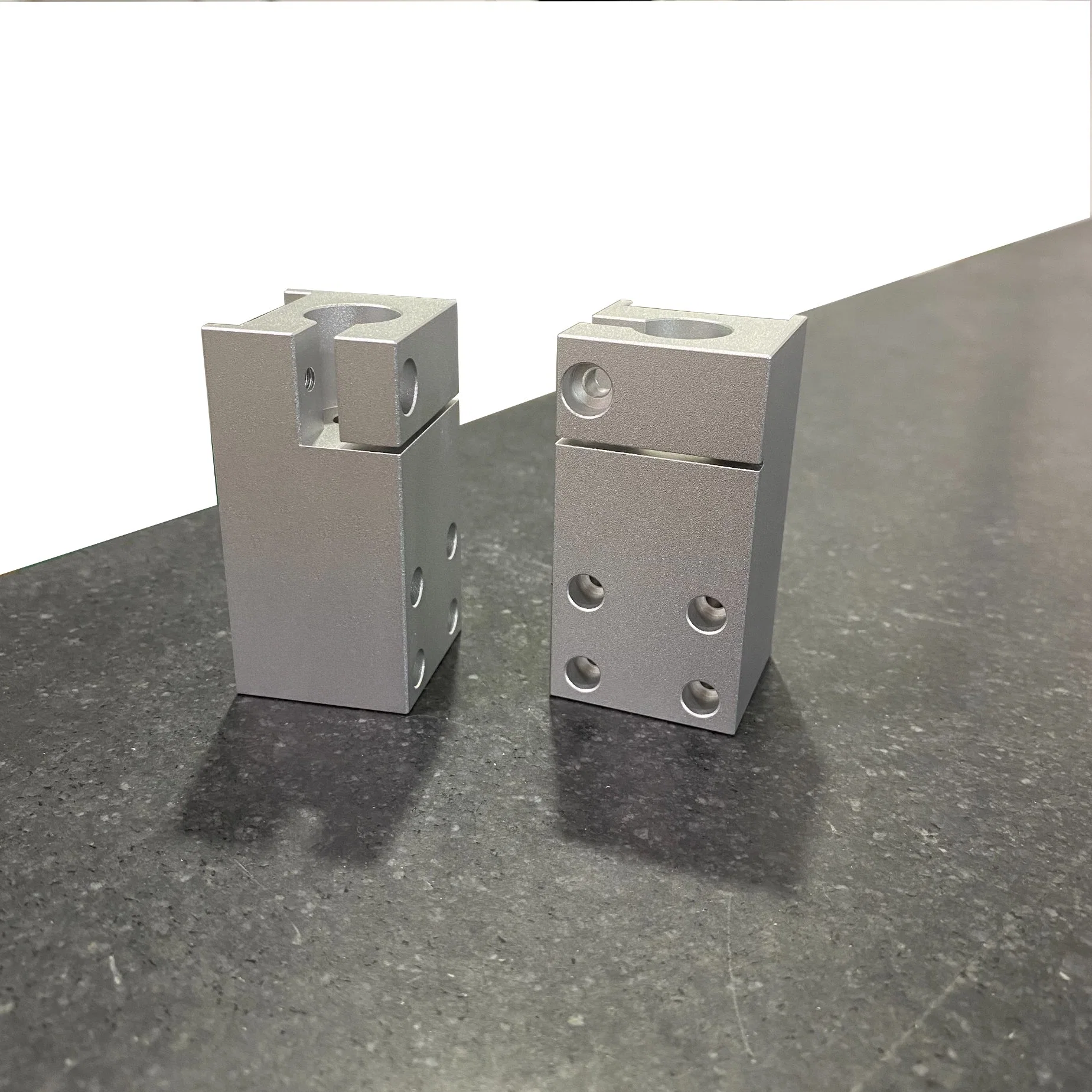 Petite quantité de pièces en aluminium usiné CNC Traitement Alodine Fraisage CNC Service d'usinage