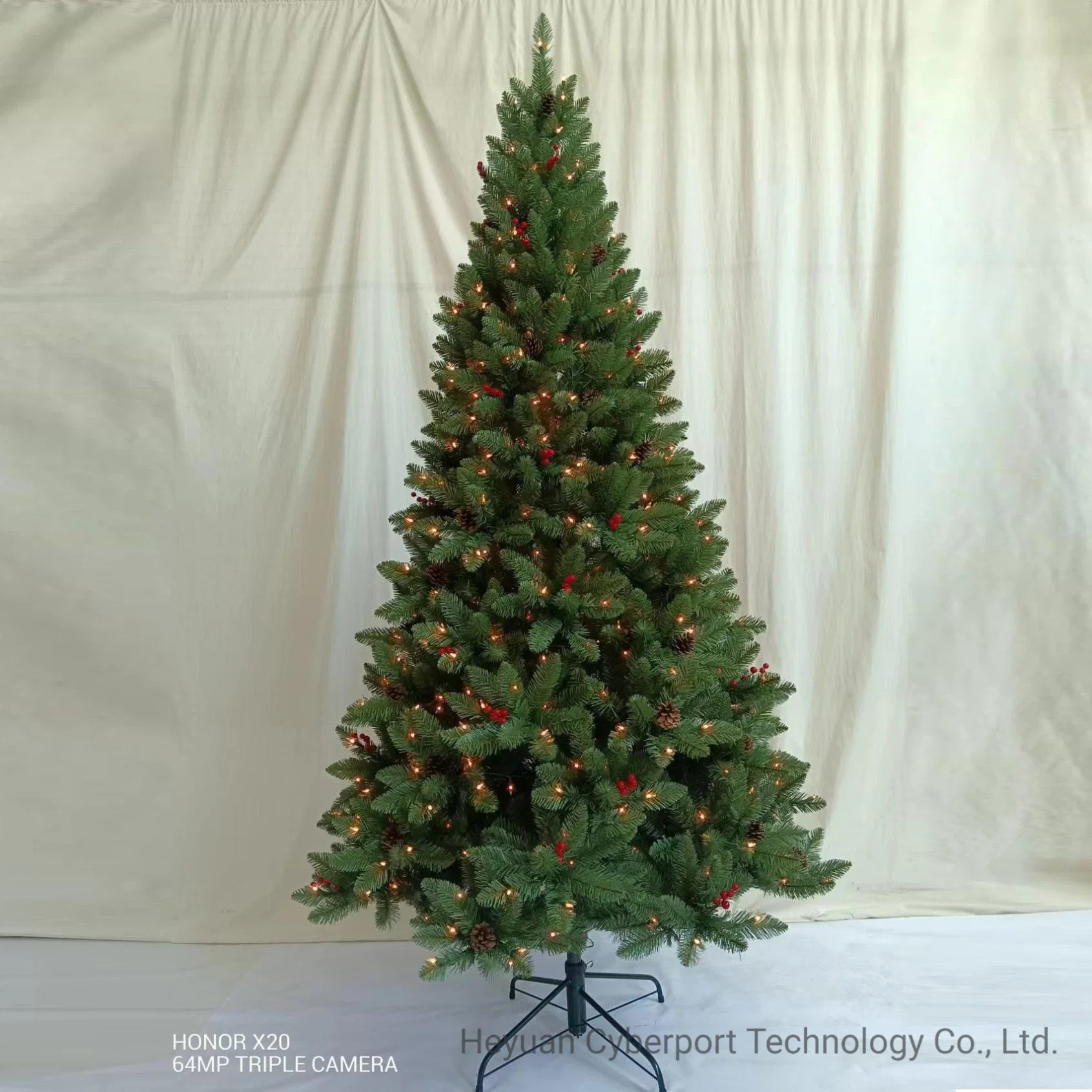 Artificial Luxury LED String Xmas Tree 6FT/7FT/7.5FT Customized Design Pre-Lit Green PVC Christmas Tree with Clear Lights