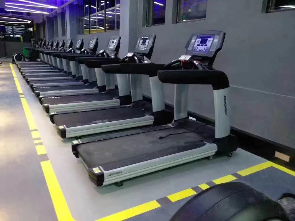 Salle de gym de l'équipement commercial machine de course sur tapis roulant motorisé électrique pliant