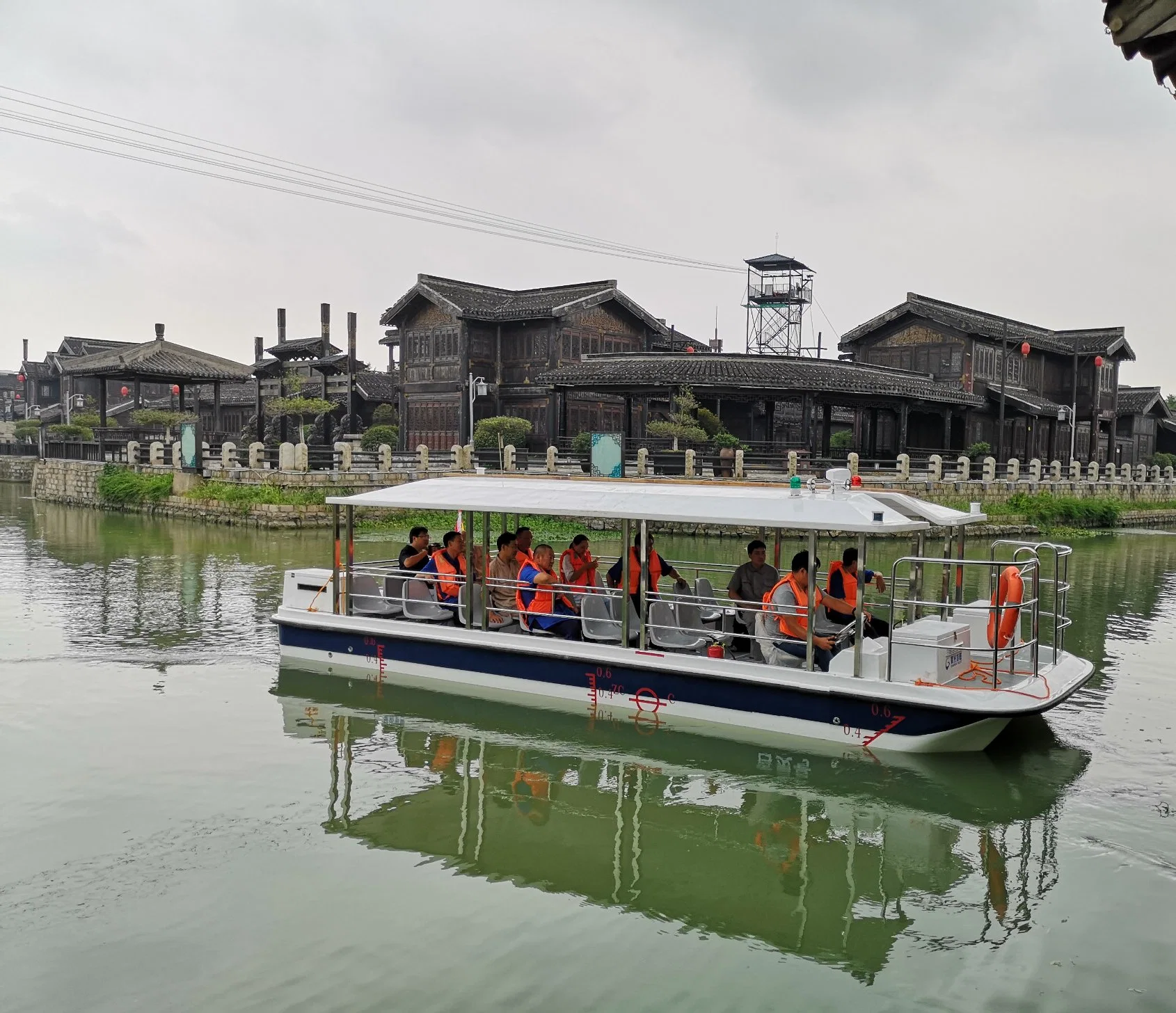 8.5m Sightseeing Boat FRP Fiberglass Boat of 26 Passengers with Engine 60HP