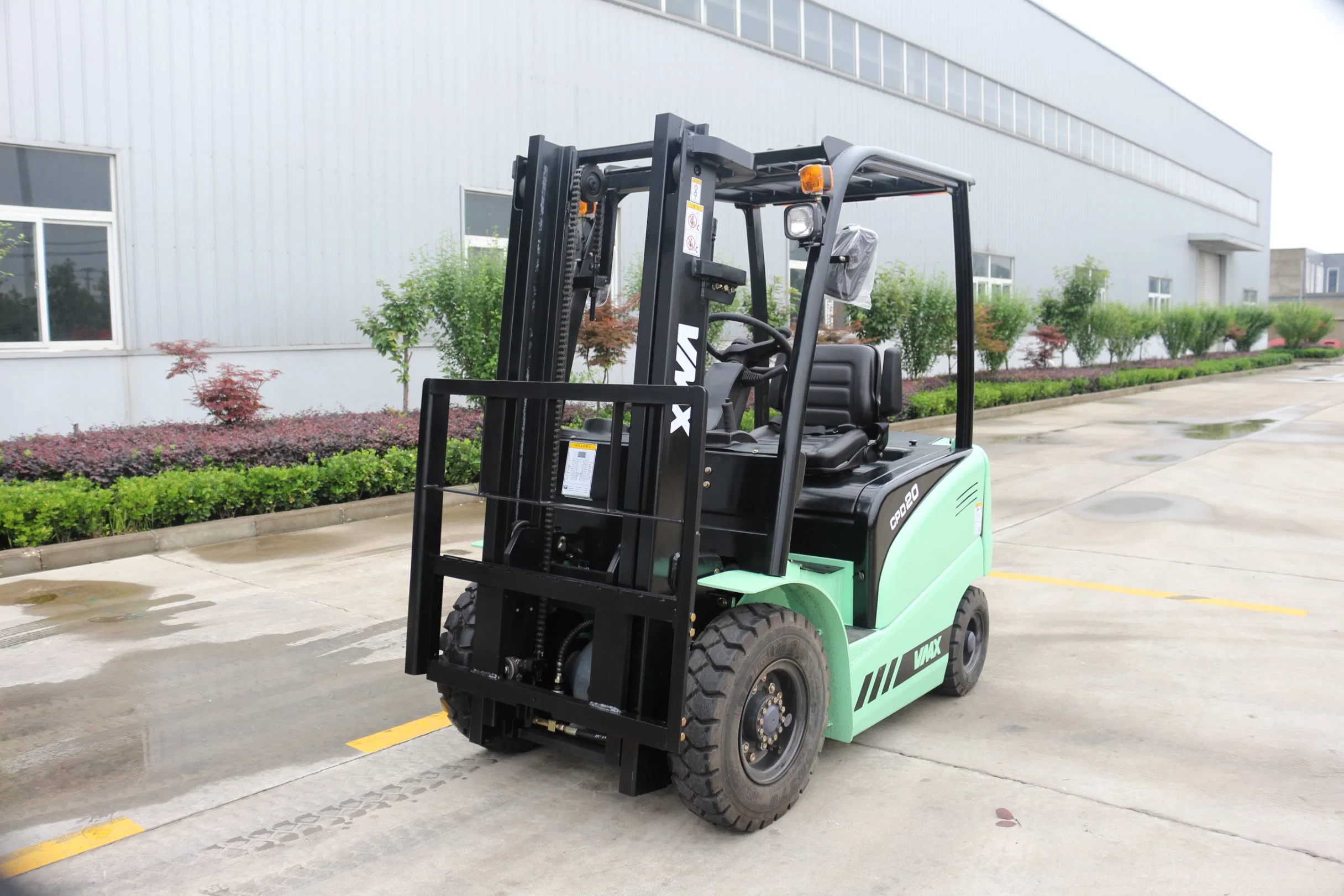 2000kg Small Industrial Equipment Electric Forklift Truck with Many Optional Tools Usage in Factory