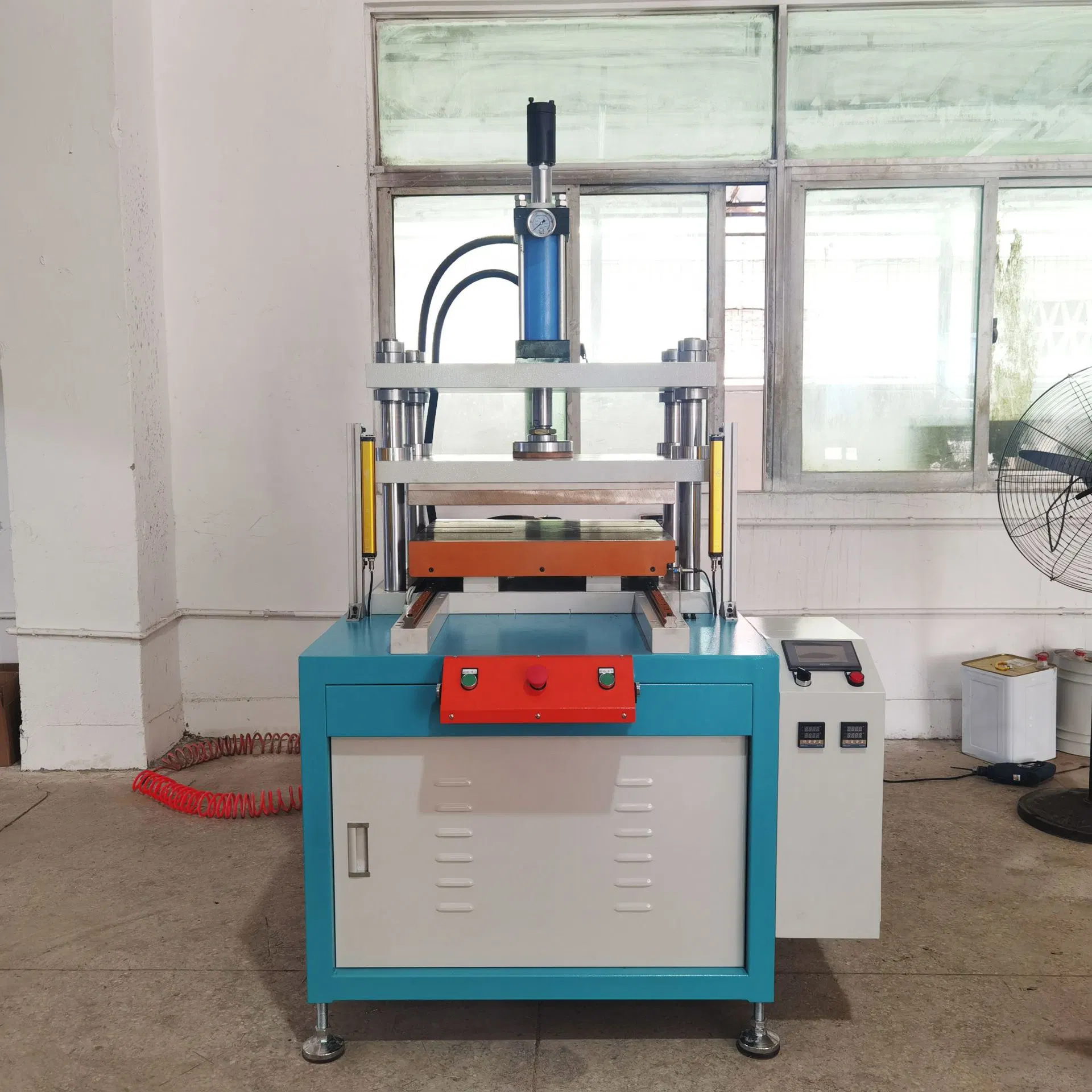 Small Sliding Table Four-Column Heat Press Suitable for Medical Tea Metal Electronic Products etc