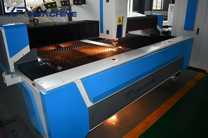 Enclosed Exchange Table Fiber Laser Cutting Machine for Metal Stainless /Carbon Steel Manufacturing Raycus Laser Cutter with Power 2000W