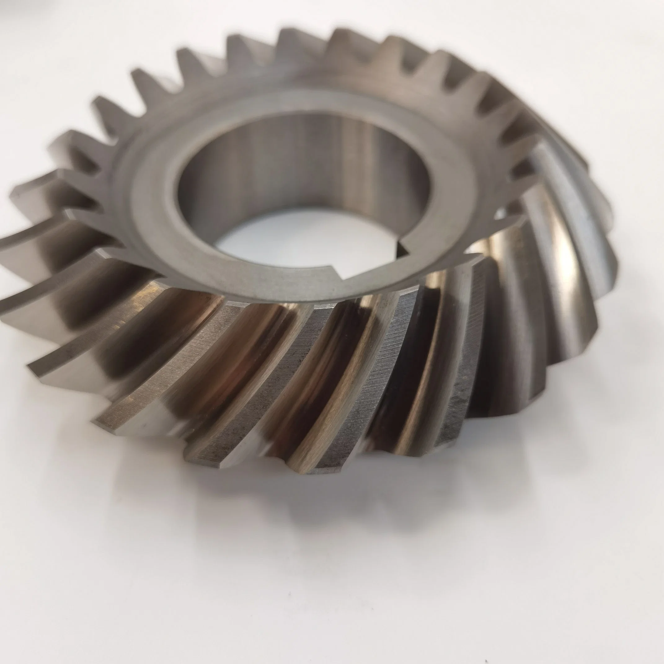 Customized Spiral Gear Module 6.5 with 22 Teeth for Oil Drilling Rig/ Construction Machinery/ Truck