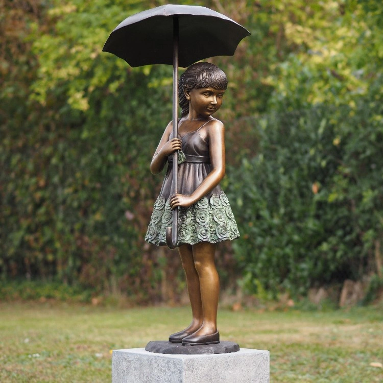 Jardin Décoration extérieure Taille personnalisée Fontaine à eau parapluie fille Sculpture en bronze