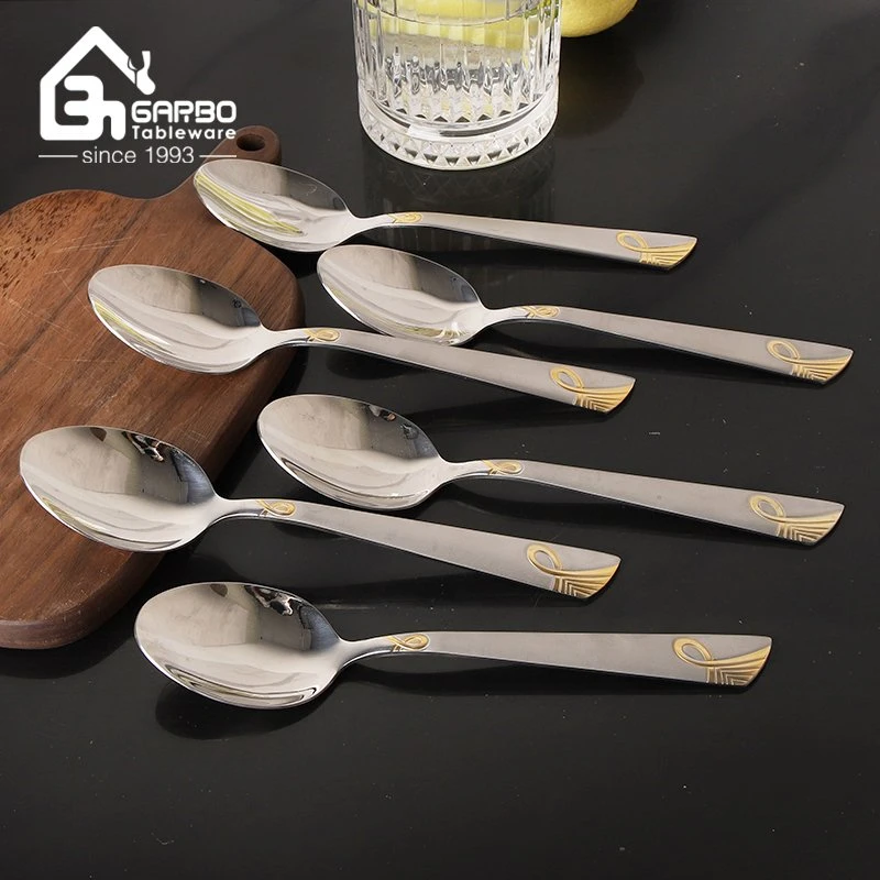 Egypt Hot Sale High-End Wholesale/Supplier 86PCS Mirror Polish Stainless Steel Cutlery Flatware Set with Golden-Plating Heart Design Wooden Box for Wedding Home Use