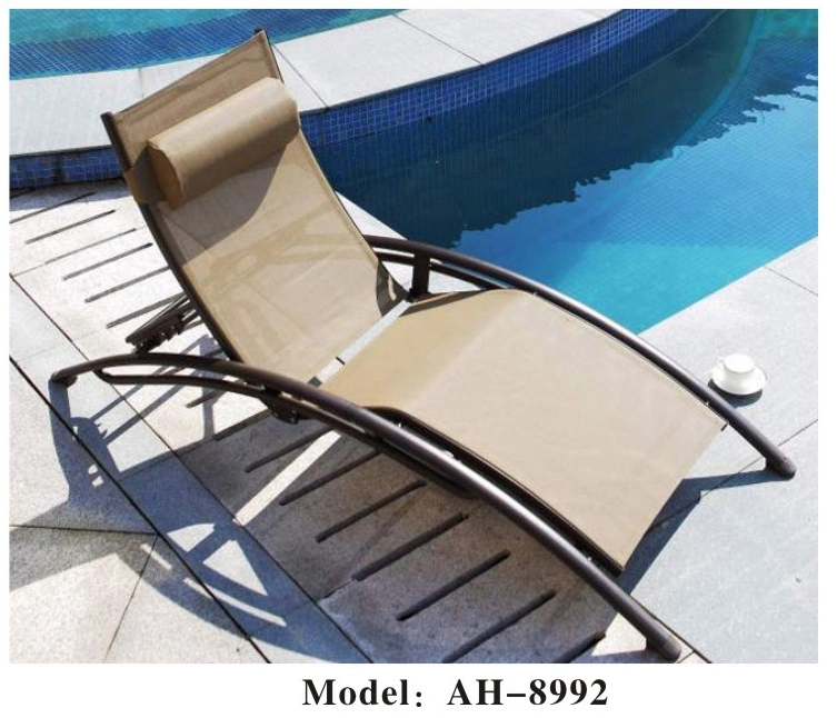 Outdoor Patio Chaise Lounge with Cushion Modern Adjustable Pool Lounge Furniture All-Weather PE Wicker Rattan Backrest Patio Lounger for Beach, Porch, Yard