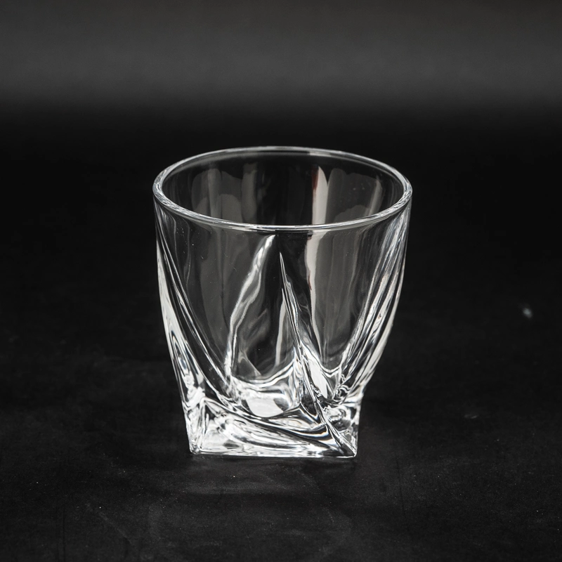 Commerce de gros Stemless personnalisée classique unique en verre de whisky carafe avec boîte en bois