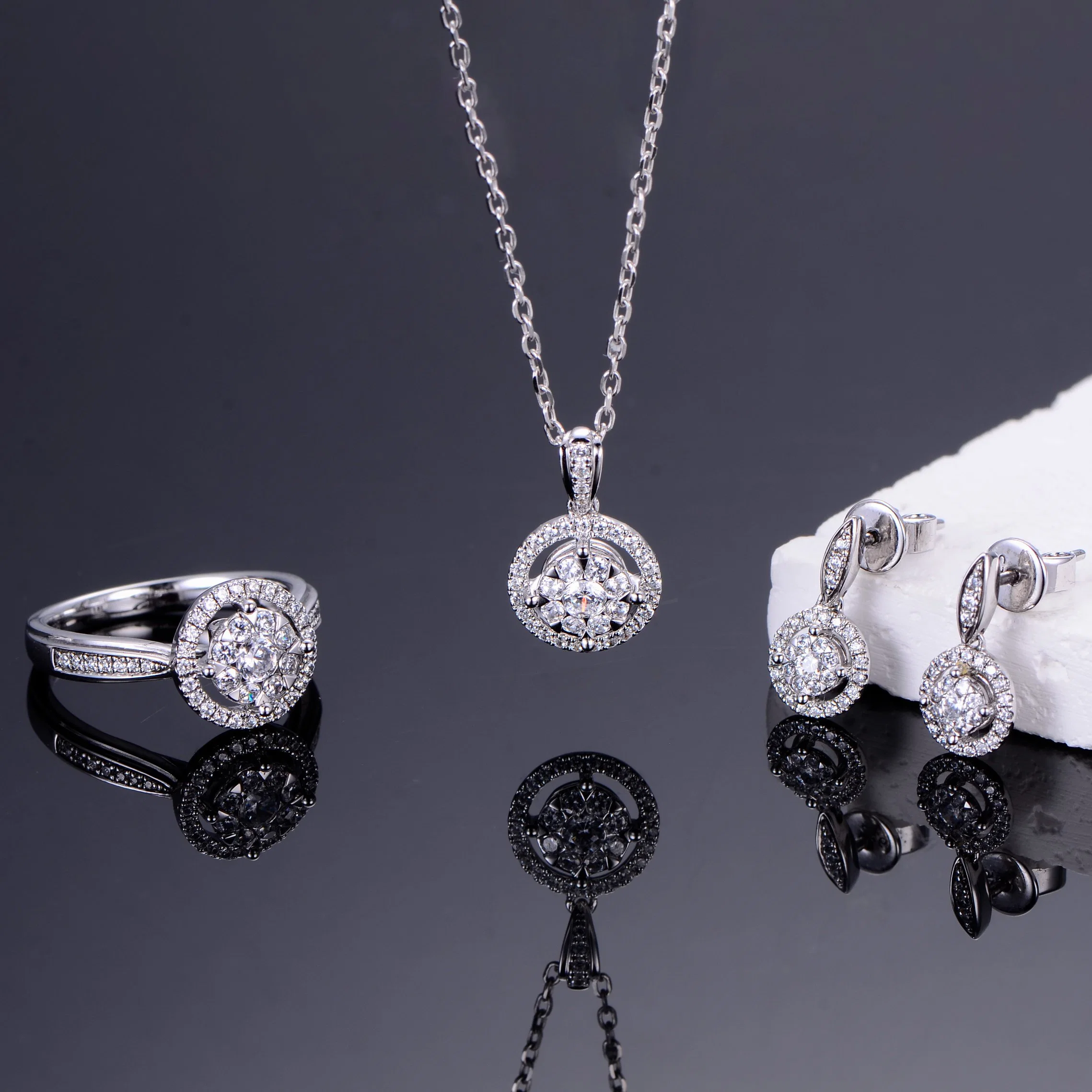 White Gold Plated Wedding Anniversary Gift Round-Cut Flower Jewelry Set for Bridal