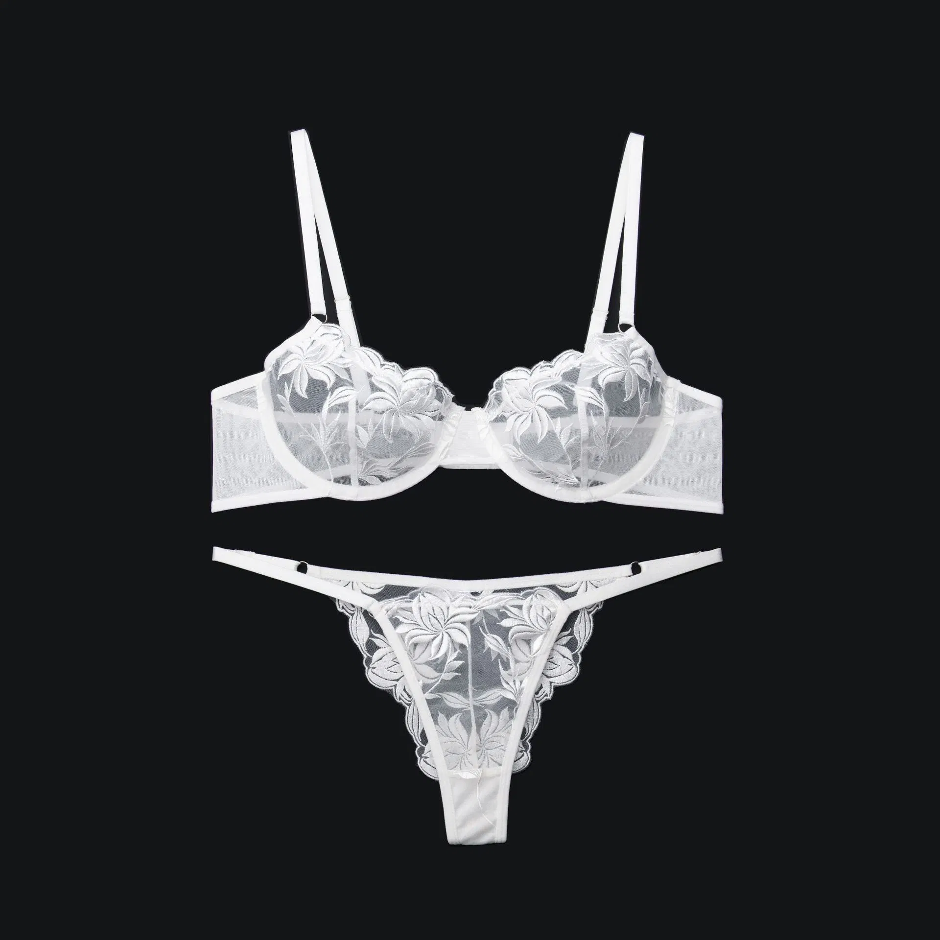 Sous-vêtements en polyester ensemble Lingerie Sexy dentelle Chaîne en métal pour les femmes