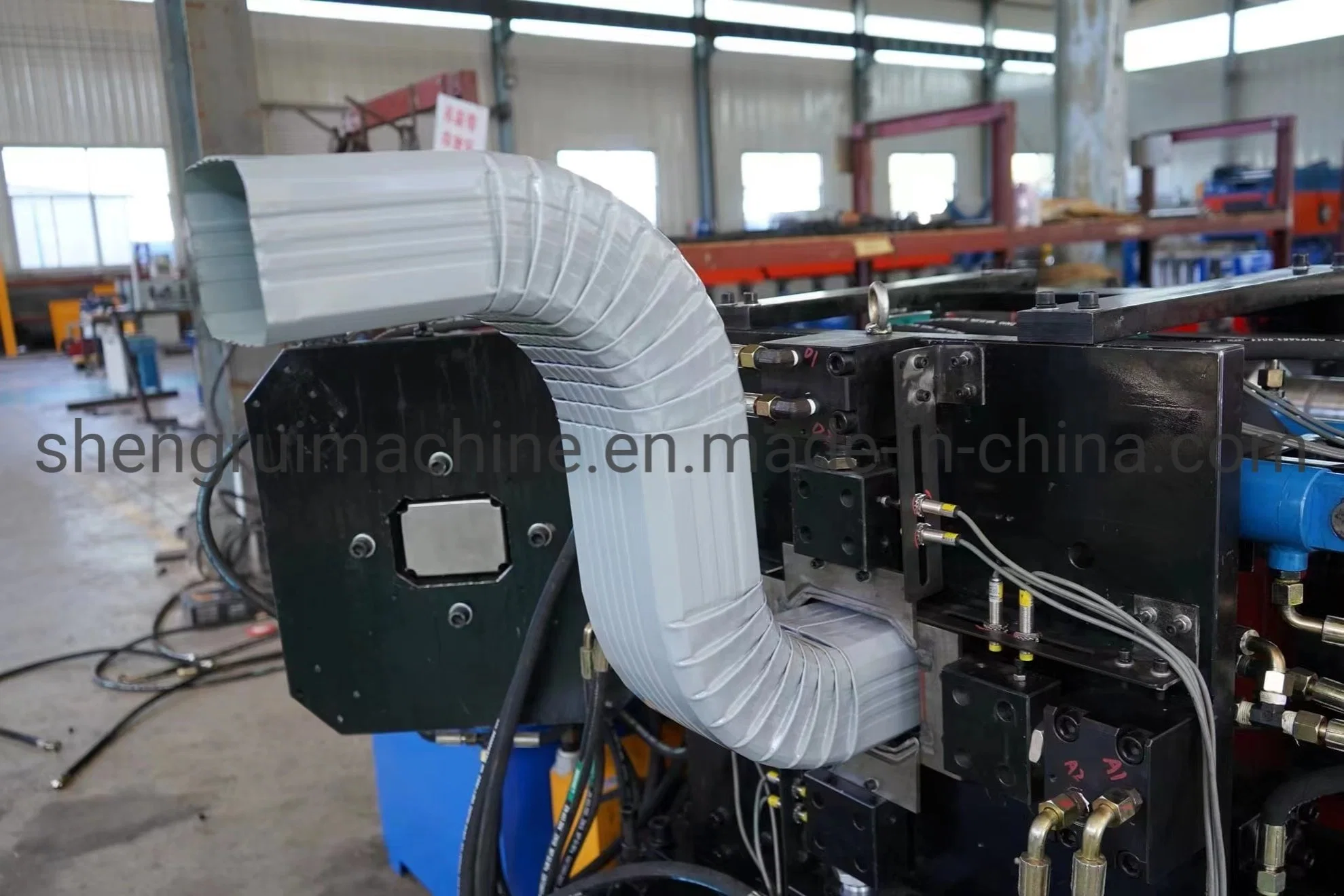 Machine de formage de tuyaux d'eau du fournisseur chinois en vente chaude Machine de roulage de tuyaux de descente