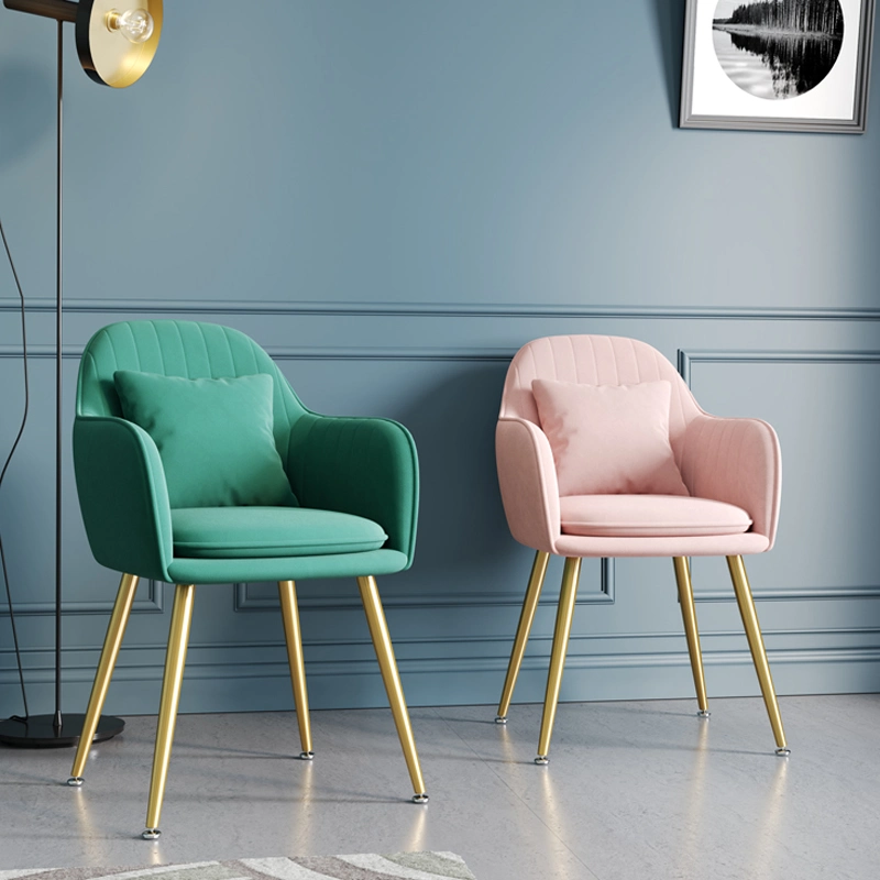 Meubles de salle à manger modernes en gros, chaise de restaurant en tissu extérieur en velours avec pieds en métal.