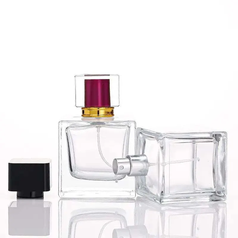 Bouteille de parfum de luxe 50ml 100ml carré vide personnalisées Conception réutilisables Emballage verre bouteille de parfum