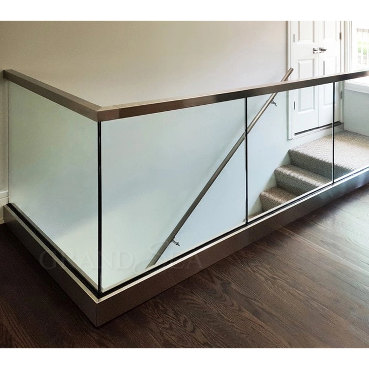 Hot Sale basse en verre trempé de fer d'un balcon balustrade 10mm 12mm épais Le verre trempé pour Frameless Balustrade Prix de clôture