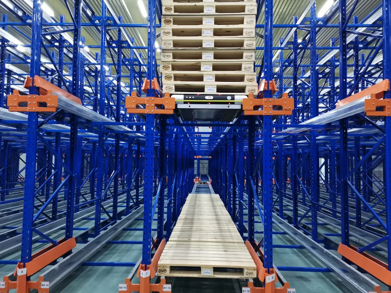 Neuestes schweres Shuttle Rack mit selektivem Pallet Shelf nach Holz/Kunststoff/Metall/Stahl für industrielle Lagerlösung.