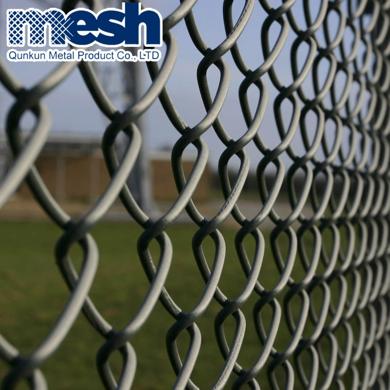 Safety and Low Price Wholesale/Supplier Chain Link Fence Galvanized Cyclone Wire Mesh