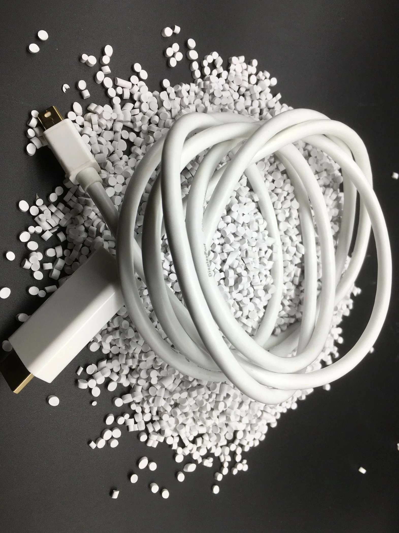 TPE Recycle Raw Material Recycled TPE Plastic Raw Material Flexible Soft White Recycled TPE Resin Raw Material for USB Data Cable Wire Plug Material