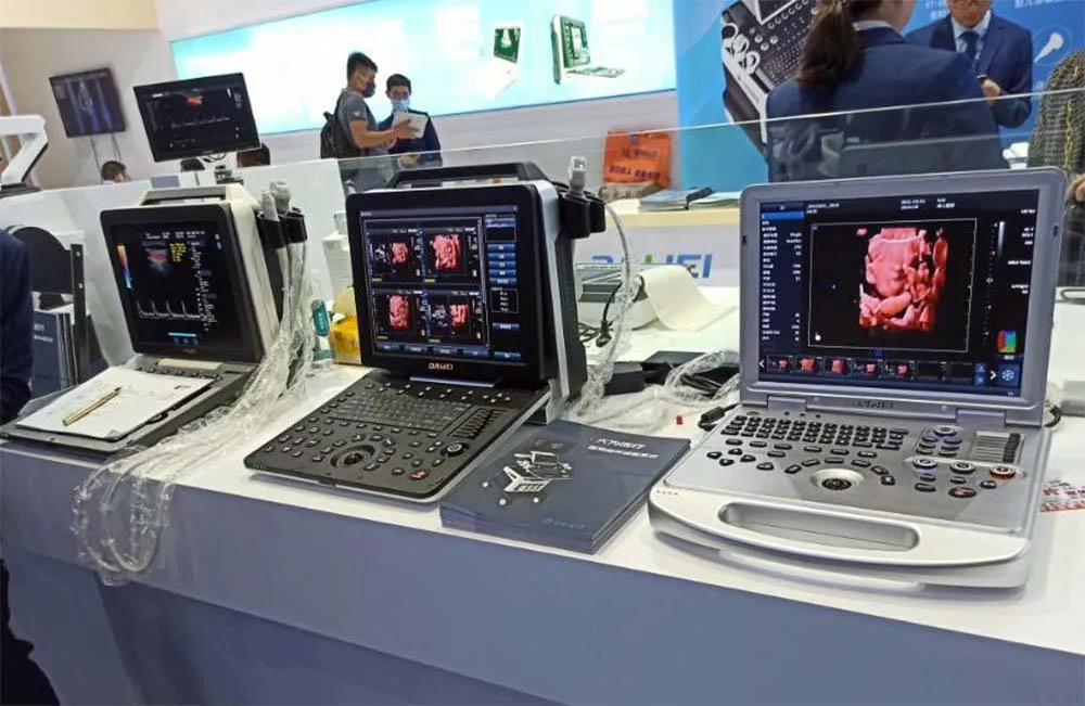 15 Inch LED Medical Display Able to Reverse It Above 160 Degree Portable Ultrasound Machine