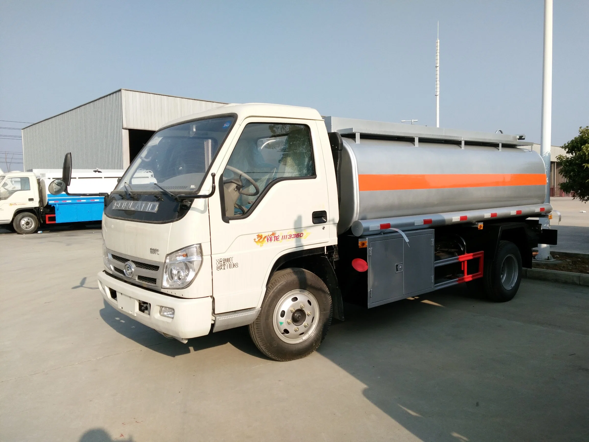 Times Xianglong 5000-6000 Liter Oil Tanker Miniature Oil Tanker Ms. Can Drive Oil Tanker Crude Oil Diesel Gasoline Transportation