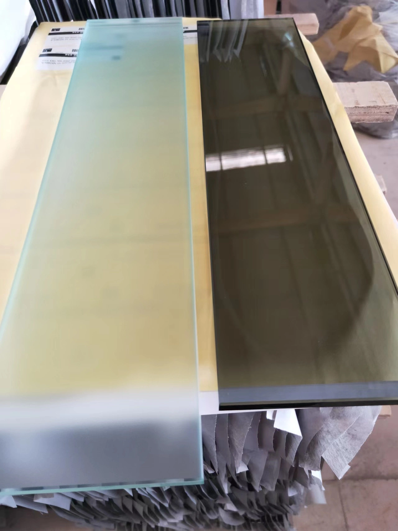 Custom Size Shape Color Tempered Glass Shelves