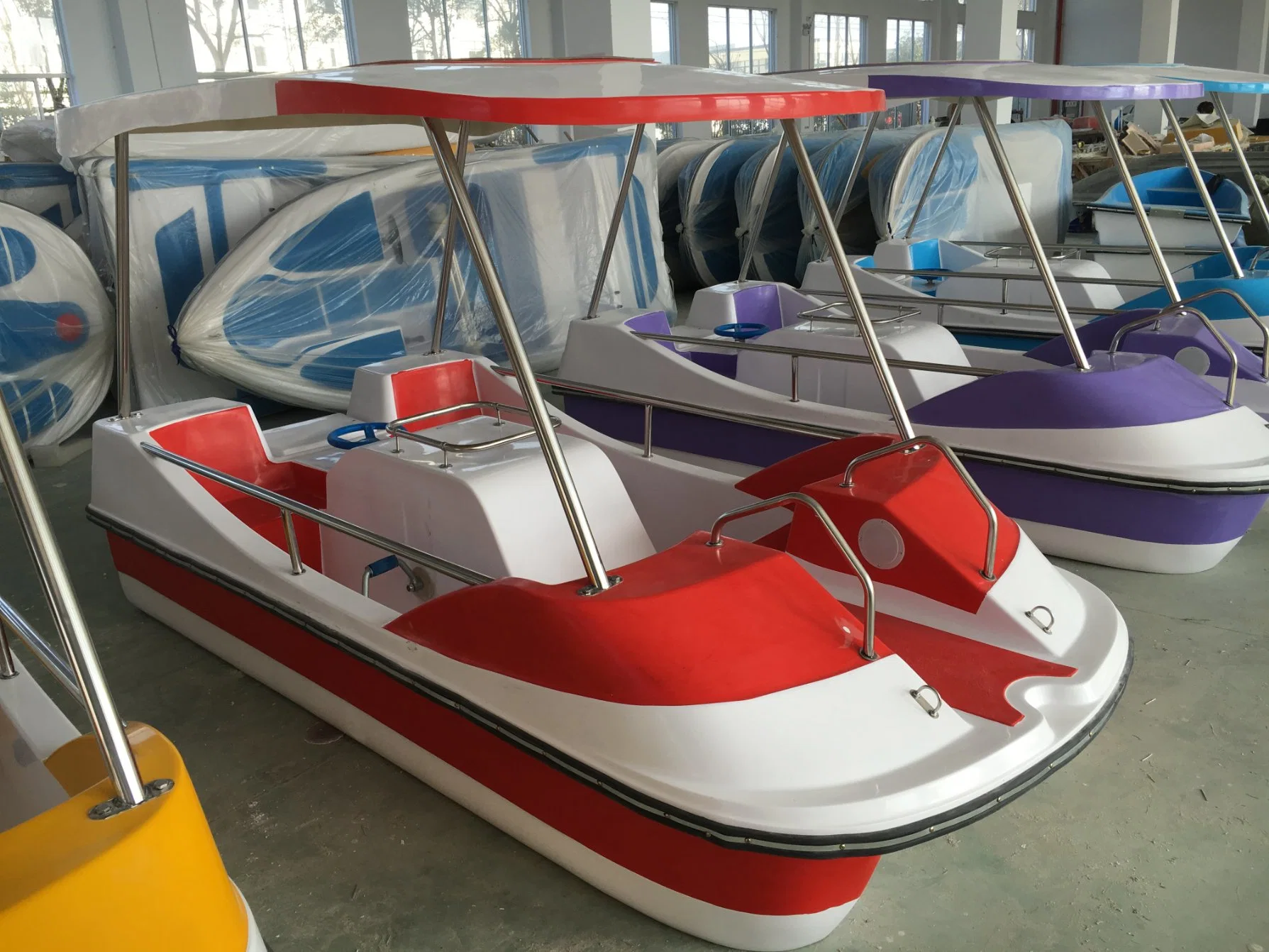 4 Seats Water Park Fiberglass Foot Power Adult Pedal Boat