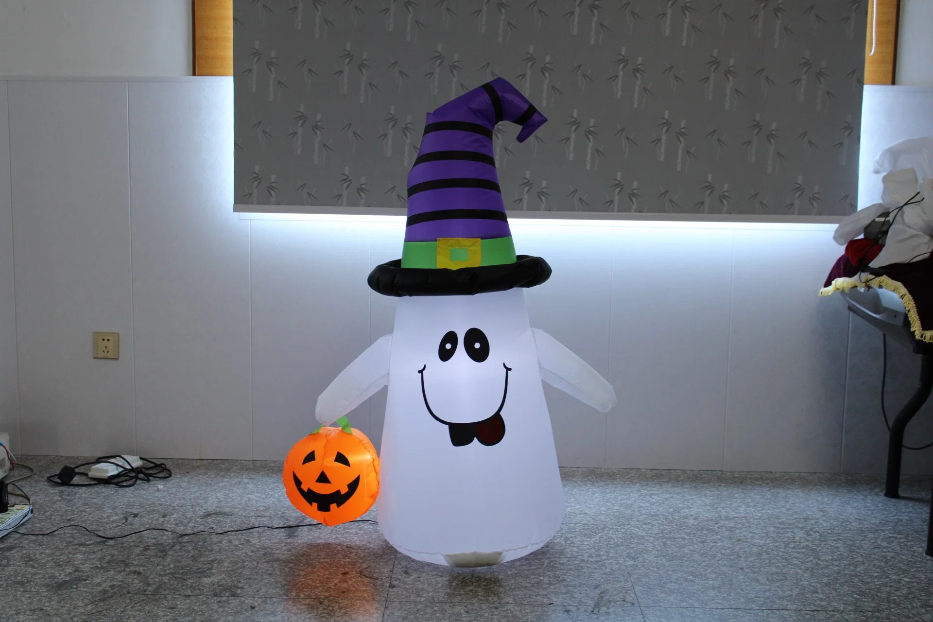 Inflables caliente fantasma blanco con calabaza para Halloween Home Deocration