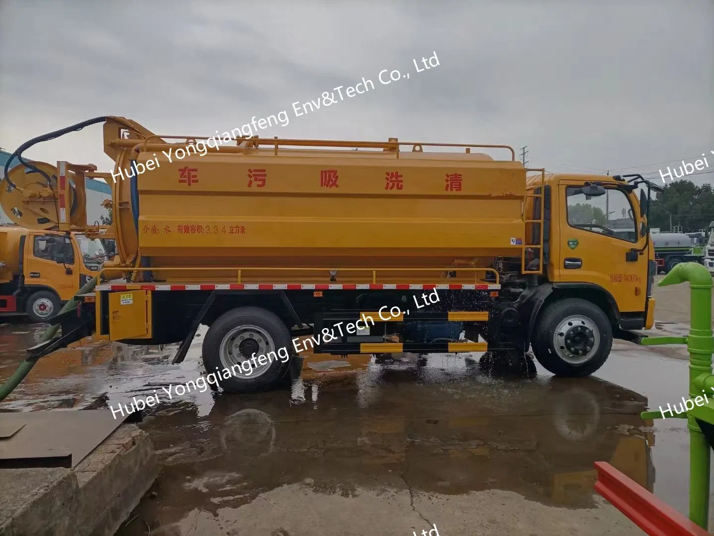 Dongfeng 4X2 Sewage Suction Truck /Fecal Suction Truck/DFAC 9m3 Fecal Suction Truck