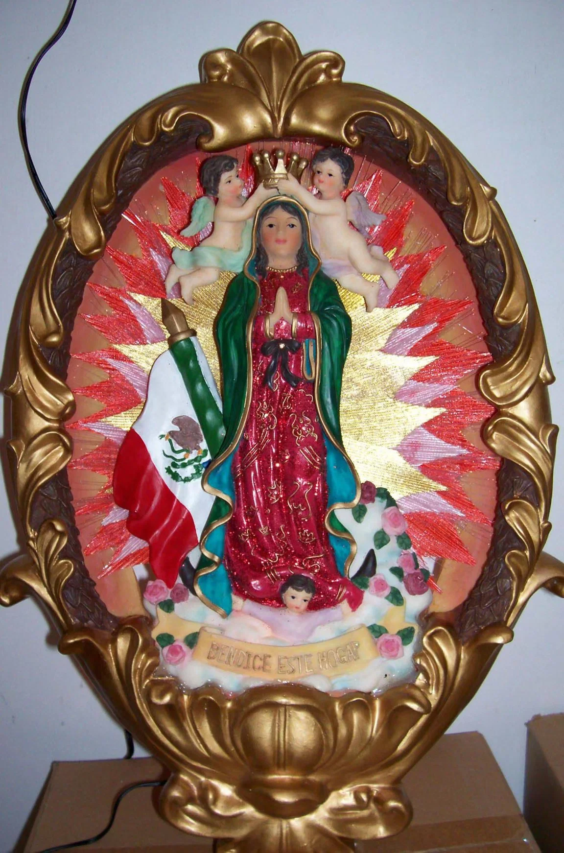 Estátua religiosa personalizada de fábrica OEM Polyresin artesanato religioso Estátua Virgem Mexicano Religiosas de resina plástica de artesanato artesanato religioso fabricante na China