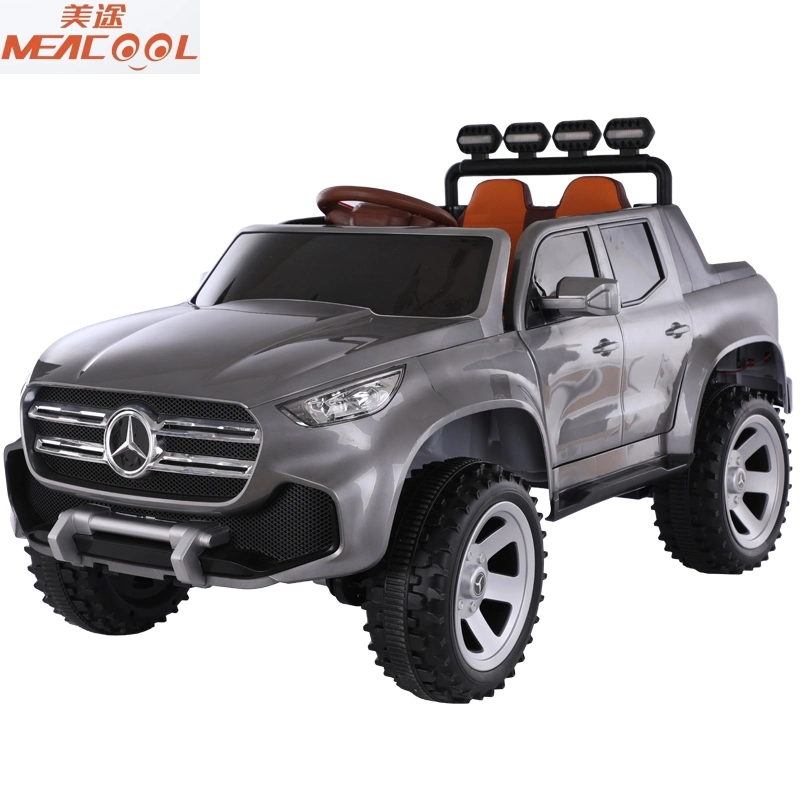 Multifunctional nova simulação Toy Car Electric carro de brincar com LED